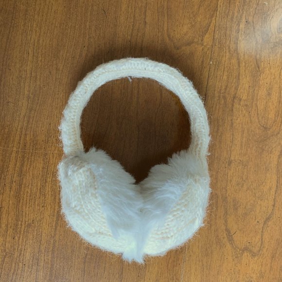 Fluffy earmuffs (White) - Picture 1 of 2